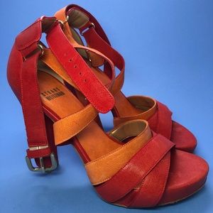 💥💥1 DAY SALE💥NWOT Stuart Weitzman Strappy Heels